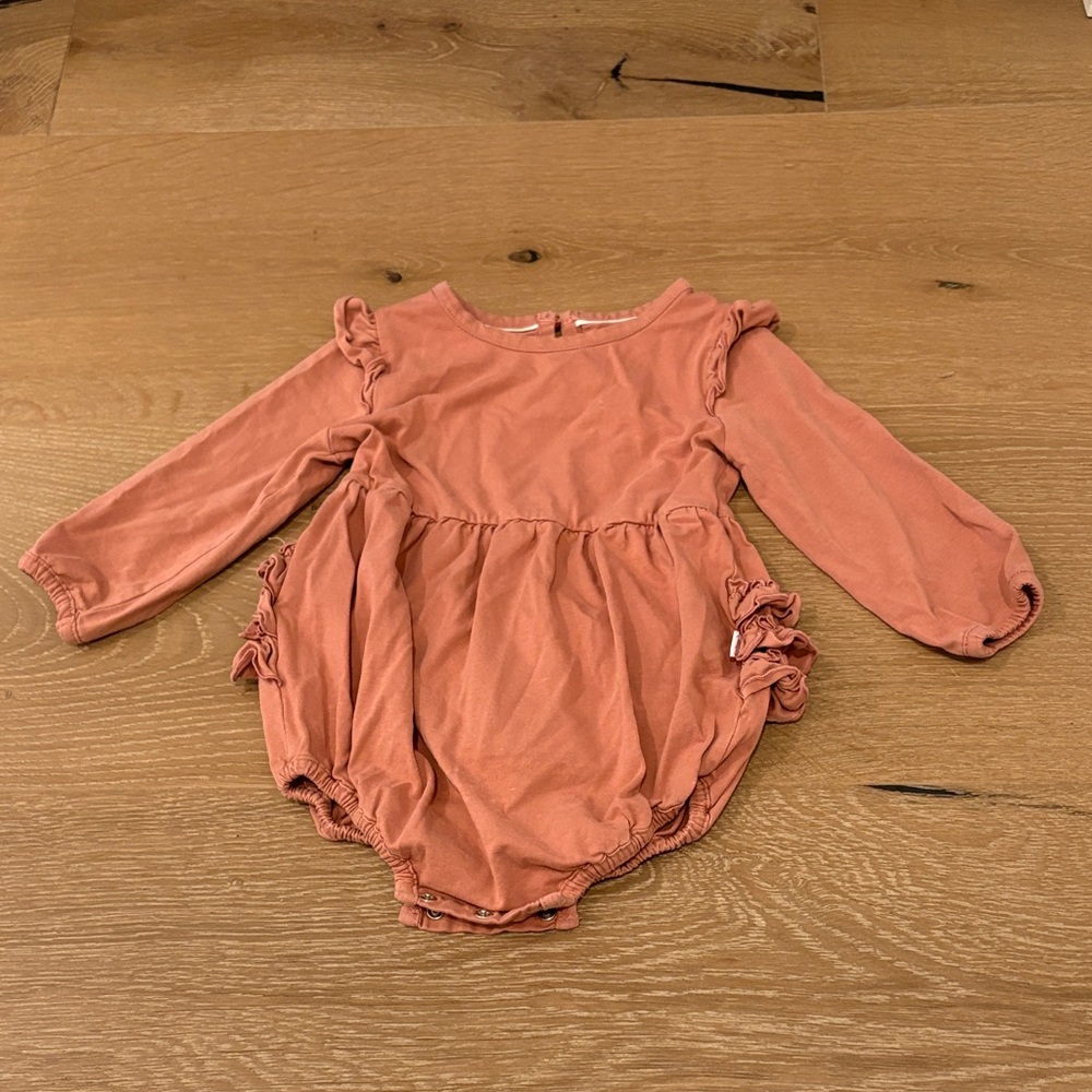 Ruffle Butts mauve colored Romper 12-18m ruffle back so cute!